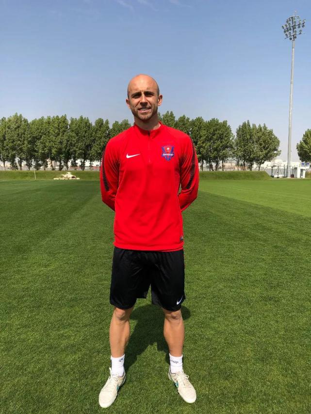 重庆官宣阿德里安加盟 亚泰旧将19场献3球8助