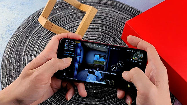 持续60分钟吃鸡看视频 红米Note 7续航测试表