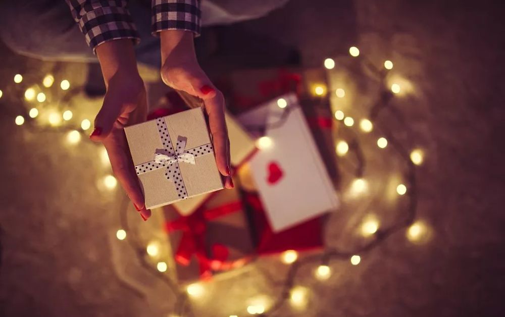 今年的情人节,西班牙人最钟意什么礼物?