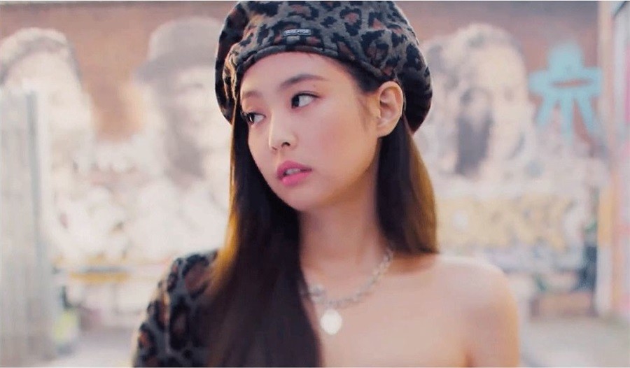 金钟仁前任!人间香奈儿Jennie代言彩妆,红唇