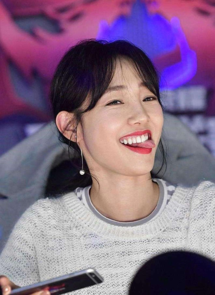 白百何否认怀孕传闻,现身妇产科乃牙疼打点滴