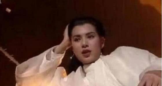 网友笑称:原装,高仿的区别?多个版本的小龙女"睡绳子"