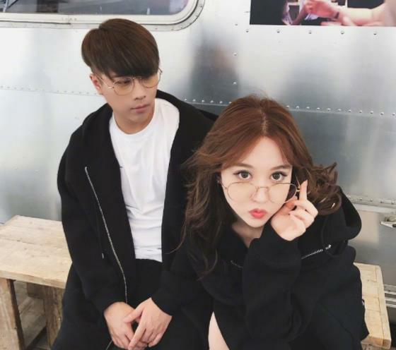 卢本伟找女友索要情人节礼物,得知耳机的价格后,网友:羡慕了!