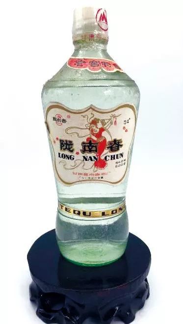 金徽酒股份有限公司地处陇南徽县,其前身系甘肃陇南春酒厂,是国内建厂