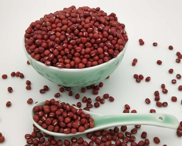 红豆和此物一起煮,头发变黑皱纹消失,子宫也更干净!