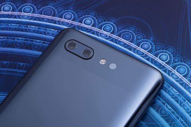 努比亚X降300元:双屏手机2999起,你愿意为副