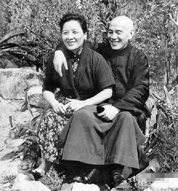 宋美龄去世后,为何不愿回台湾与蒋介石合葬,原