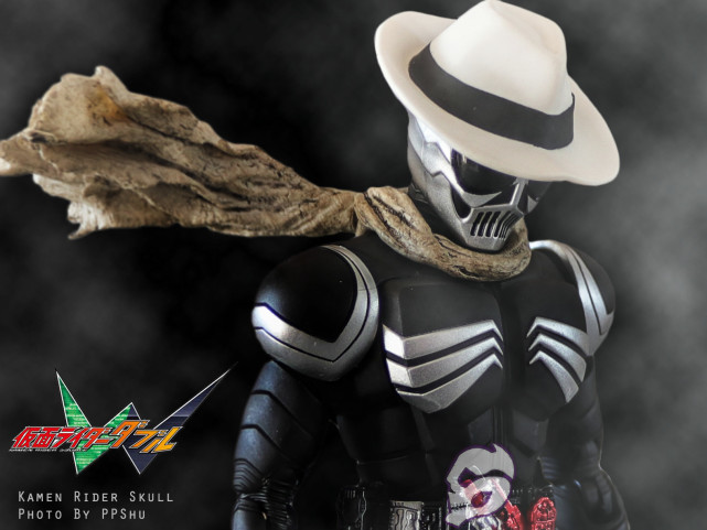 假面骑士里的大叔形象skull神似焦恩俊