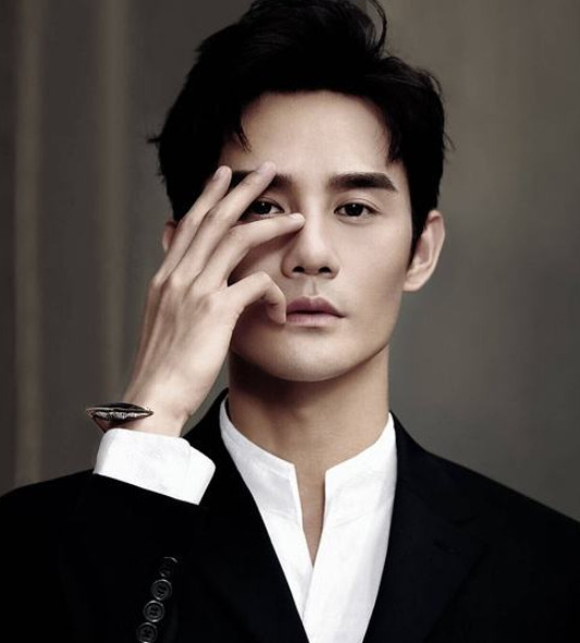 当红男星最迷人的部位,王凯的手,朱一龙的睫毛,还有他的虎牙!