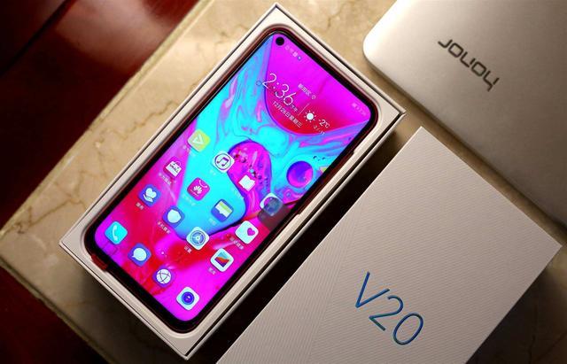 又开撕了:荣耀称小米9不如V20,小米:单摄就别