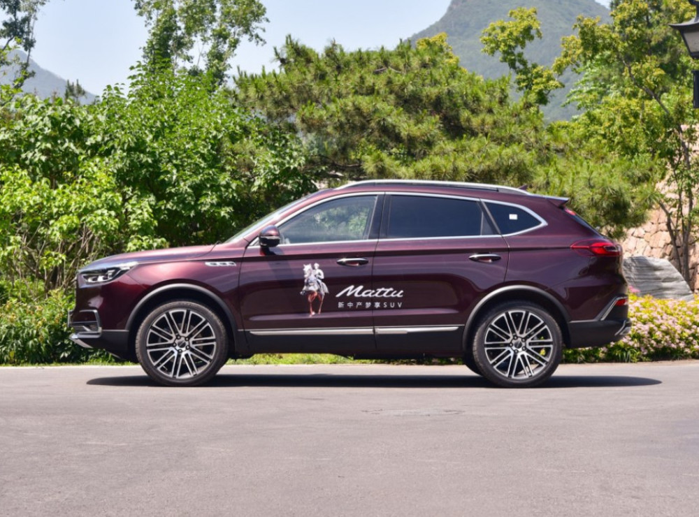 全系宝马发动机,还有奔驰的内饰,不到12万为何