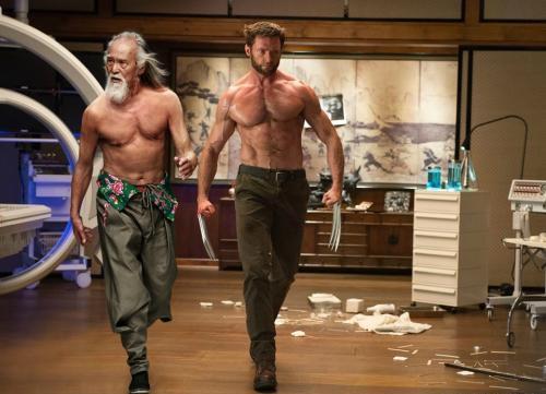 84岁王德顺小6岁妻子近照曝光,这一双长腿,难怪从新婚到金婚