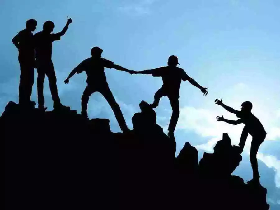 朋友落难,真正聪明的人不会帮这四种忙,容易祸及自身