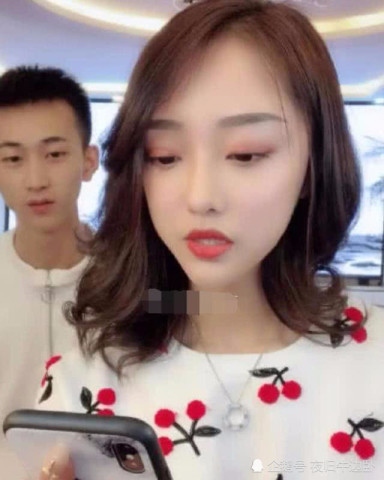 快手人气网红直播露dd,被官方永久封号!网友:封