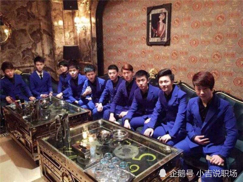 ktv少爷月薪仅2000,却无人愿走,经理:谁也不傻