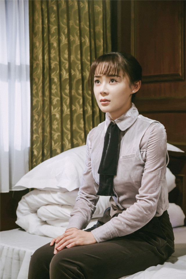 袁姗姗新剧造型也太惊艳少女发辫加一个刘海32岁嫩回18岁
