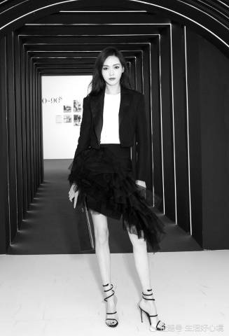 有一种高跟鞋叫唐嫣的高跟鞋，虽然只有五公分，但你却驾驭不了!