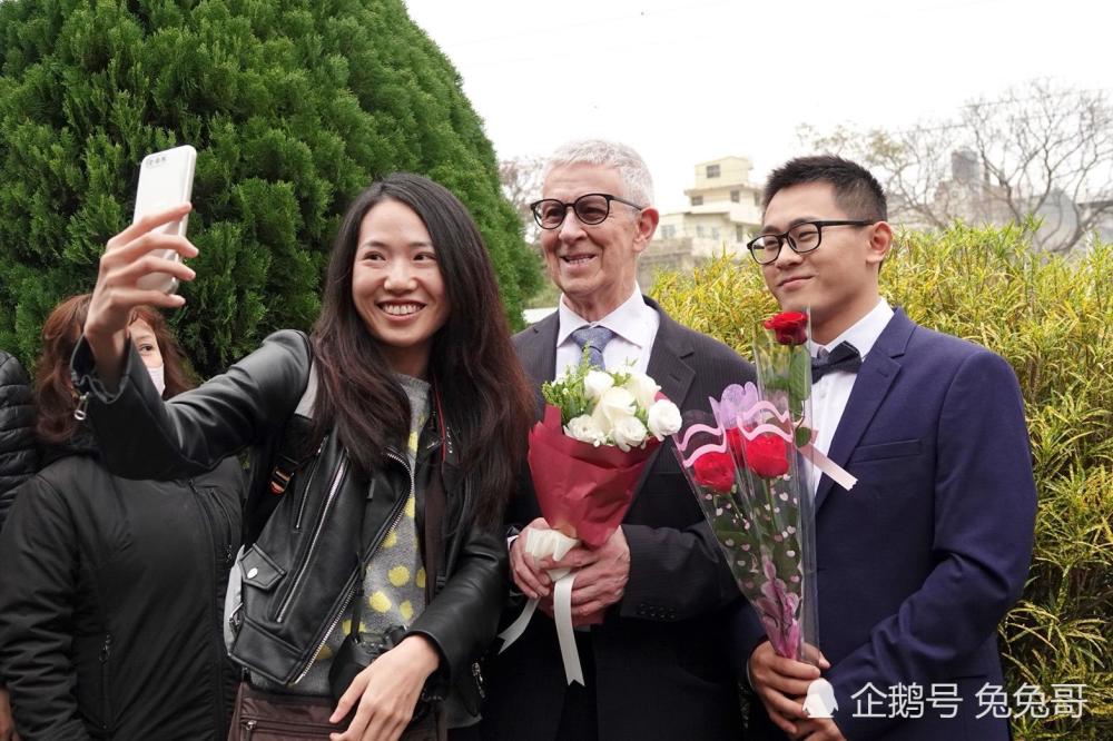 台湾结婚|24岁儿子嫁75岁老人，父亲为何不反对？看完你可能不信