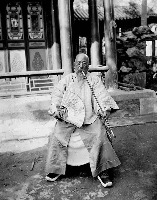 藏在英国伦敦图书馆，从未发表的100多年前的中国影像中国中铁最年轻副总裁