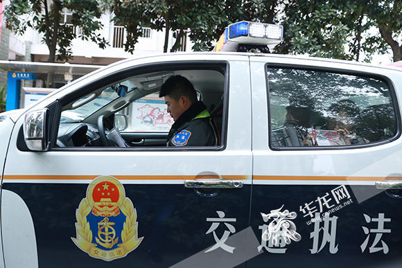 李义杰是重庆交通执法高速三支队一大队的一名执法队员