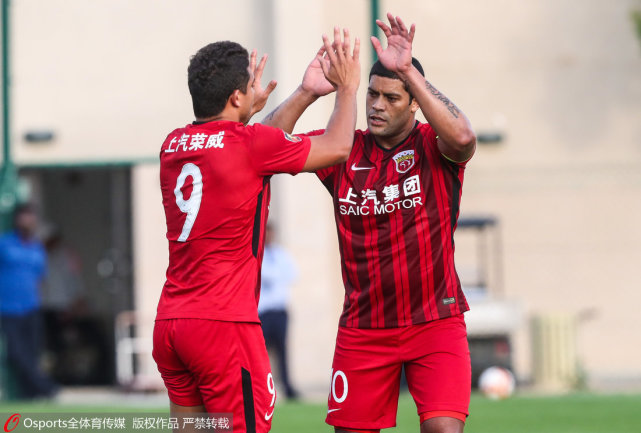 热身赛-上港3-4维冈结束迪拜拉练 胡尔克埃神奥