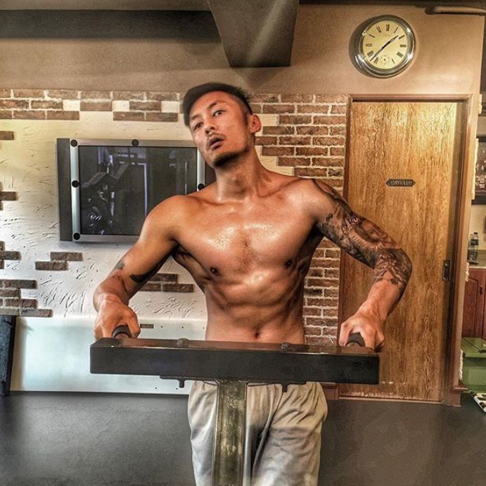 励志男神余文乐为了一个镜头健身11个月,肌肉照又吸粉无数!