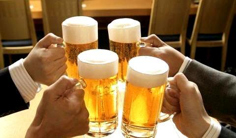 一两50度的白酒,相当于多少啤酒?可能跟你