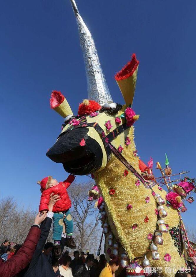 潍坊昌邑特色民俗"烧大牛" 双台瓦城各不同你更喜欢哪个?