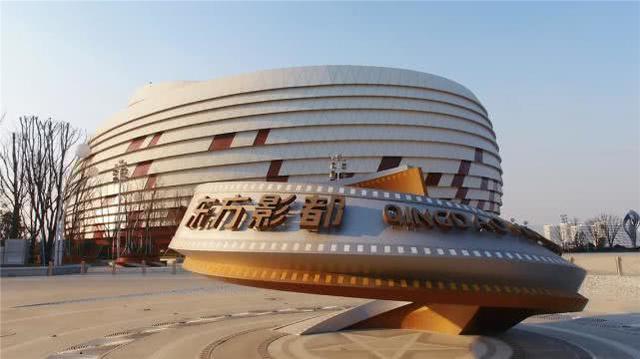 是万达集团在中国山东青岛兴建的大型影视基地,影都总面积376万平方米