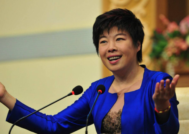 被央视放弃的国学大师于丹,她的现状如何?