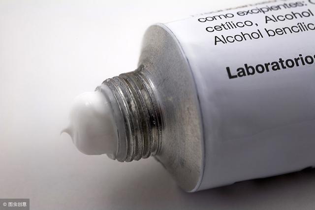 氢可的松,氟轻松;强效激素:丙酸倍氯米松,糠酸莫米松,氟轻松,氯氟舒松