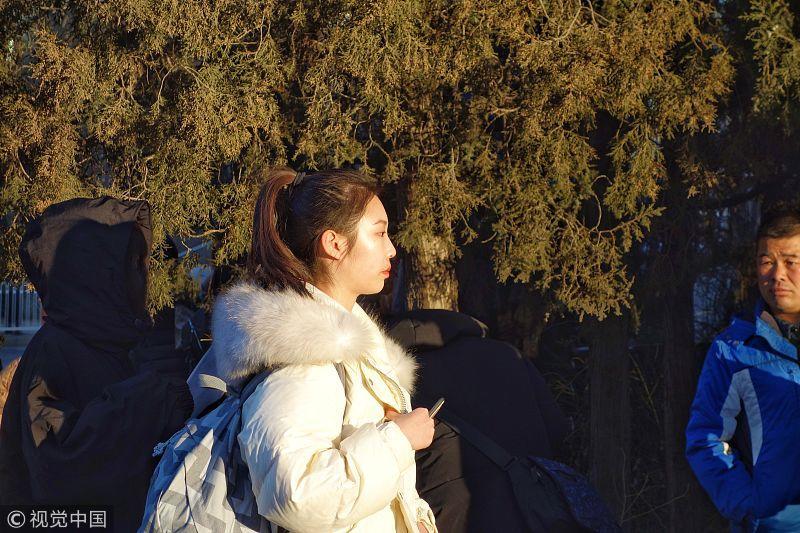 2019艺考:北京电影学院艺考进入第二日 素颜美女吸睛