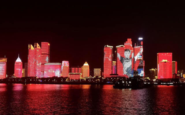 粉丝应援超土豪!53栋楼联屏播放庆祝张继科生