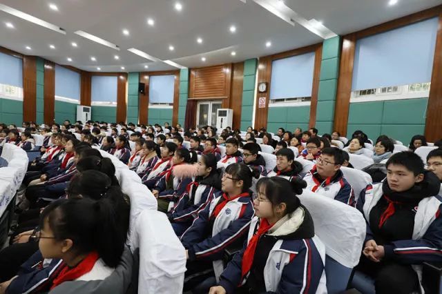 从春天出发——迎春中学新学期开学典礼纪实