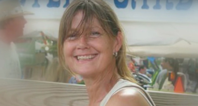 事实上,她与好友桑德拉·赫罗德也是因为一场马术竞技赛而相识.