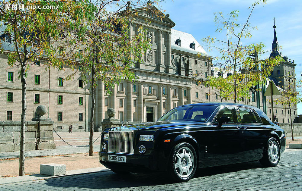 顶级豪车劳斯莱斯的"兄弟"车型,个个都是各国顶级,还有国产车