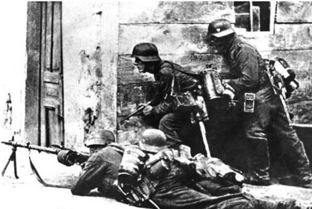 二战德国柏林的国会大厦战斗,看看苏德双方真实战斗过程