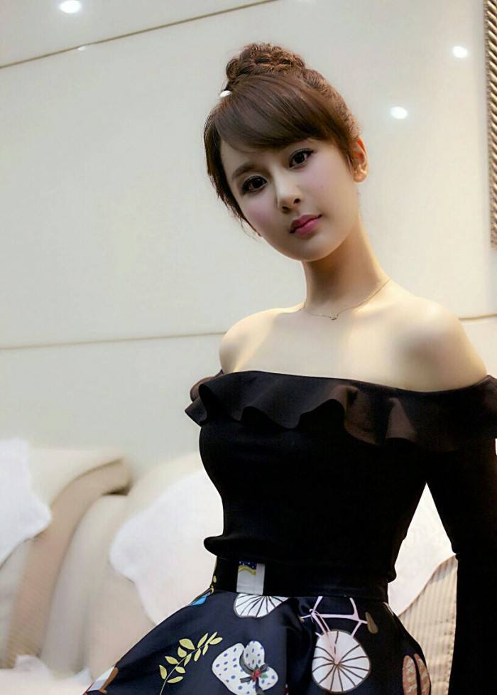 杨紫4000万别墅曝光,金碧辉煌宛如宫殿,网友:李现抓点紧!