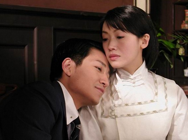 刚出道就演女一号,时隔7年演"小龙女",今51岁活成这样