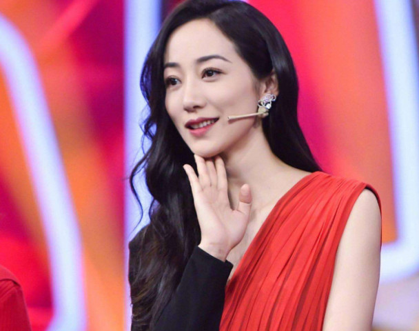 韩雪包包都装了啥?看到熟悉的它,粉丝:我离女