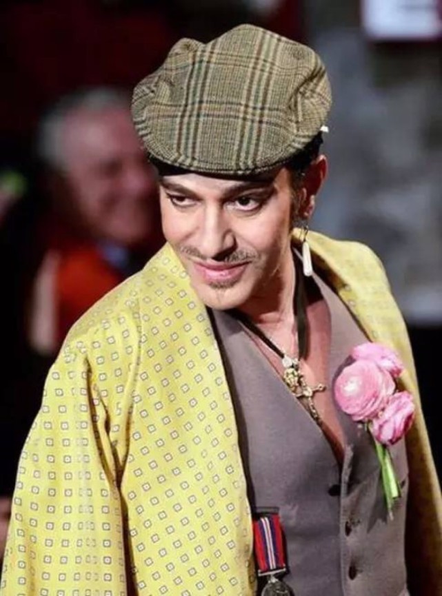 海盗爷时期的迪奥:每一件都美得让人心颤,现在看来依然经典啊!