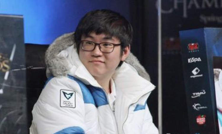 中国电竞选手年收入有望达2.1亿美元?别急,你