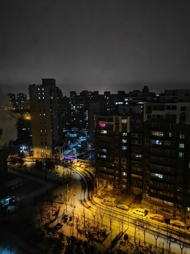 雷军发布小米9,拍照跑分世界第三,与华为差别