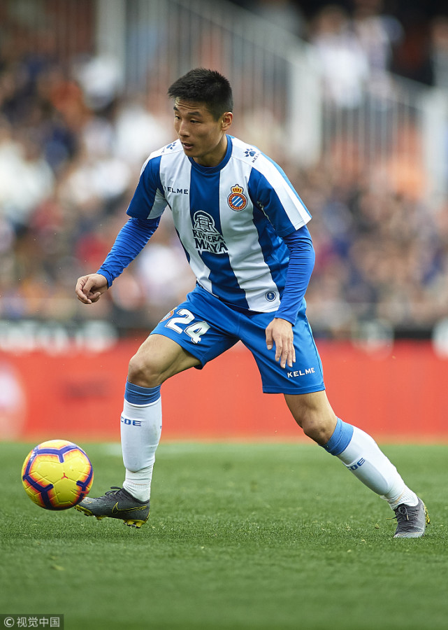 武磊已收获西班牙球迷的心 学会的第一个词是