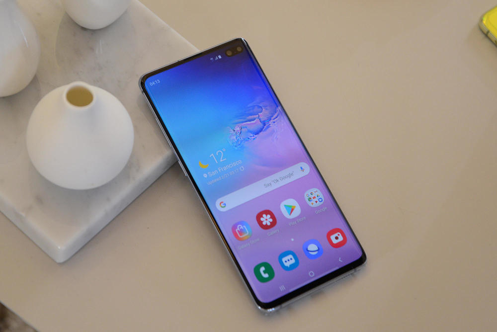 挖孔屏背后的创新s10系列这次带来更多丰富的颜色选择,s10和s10 两款