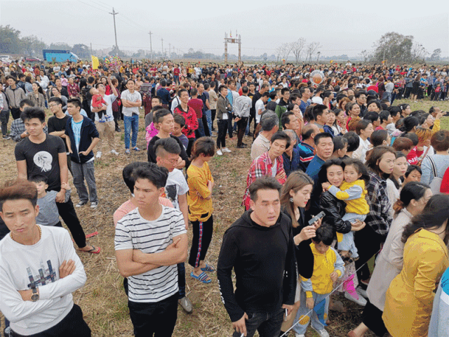 今天吴川这条村惊艳火爆场面,两万多市民围观参与!|吴川市|振文镇