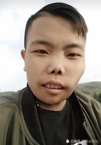 外星人陈山近况曝光,行走不变引众人围观,网友:散打哥真好!