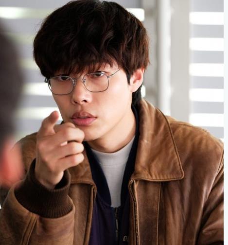 丑帅韩国男星出演新电影,完成演技大变身,他是谁?