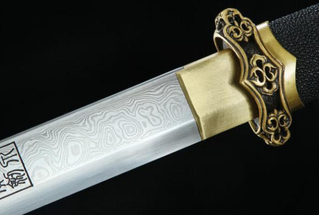 古时候刀剑入鞘之后是用什么固定?为什么不会