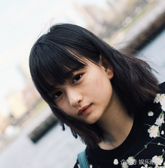 susan苏初中时的照片流出,有没有整容,大家瞬间就明白了!